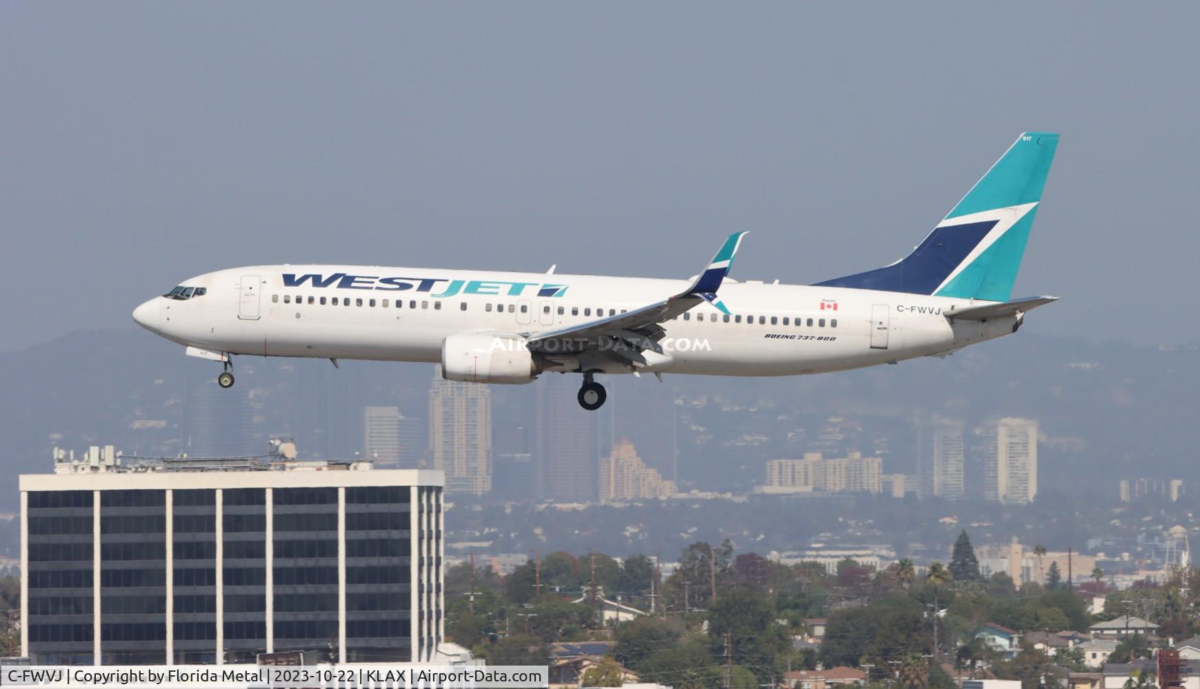C-FWVJ, 2011 Boeing 737-8CT C/N 37962, WJA 738 zx YYC-LAX