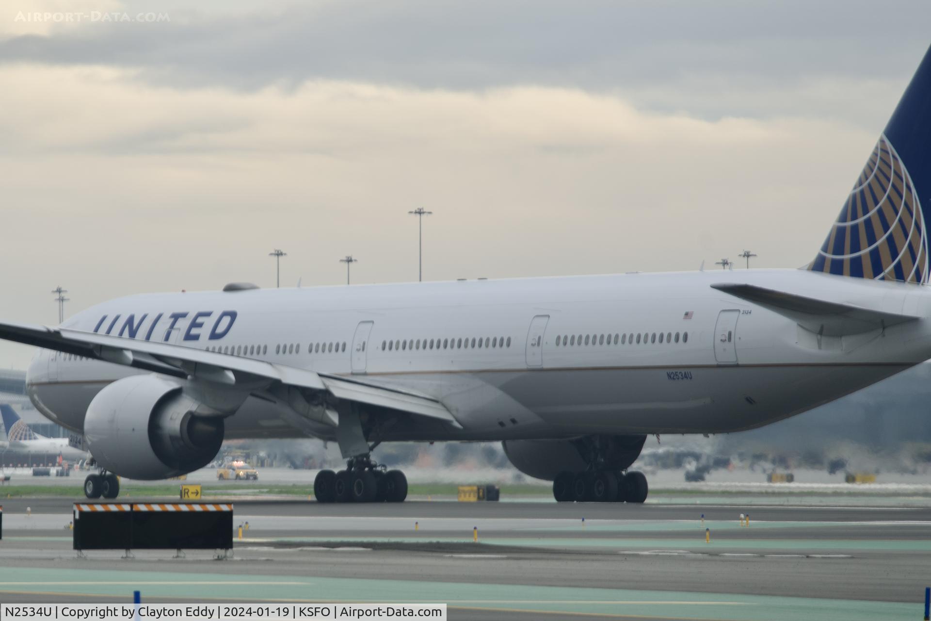N2534U, 2017 Boeing 777-300/ER C/N 62645, SFO 2024.