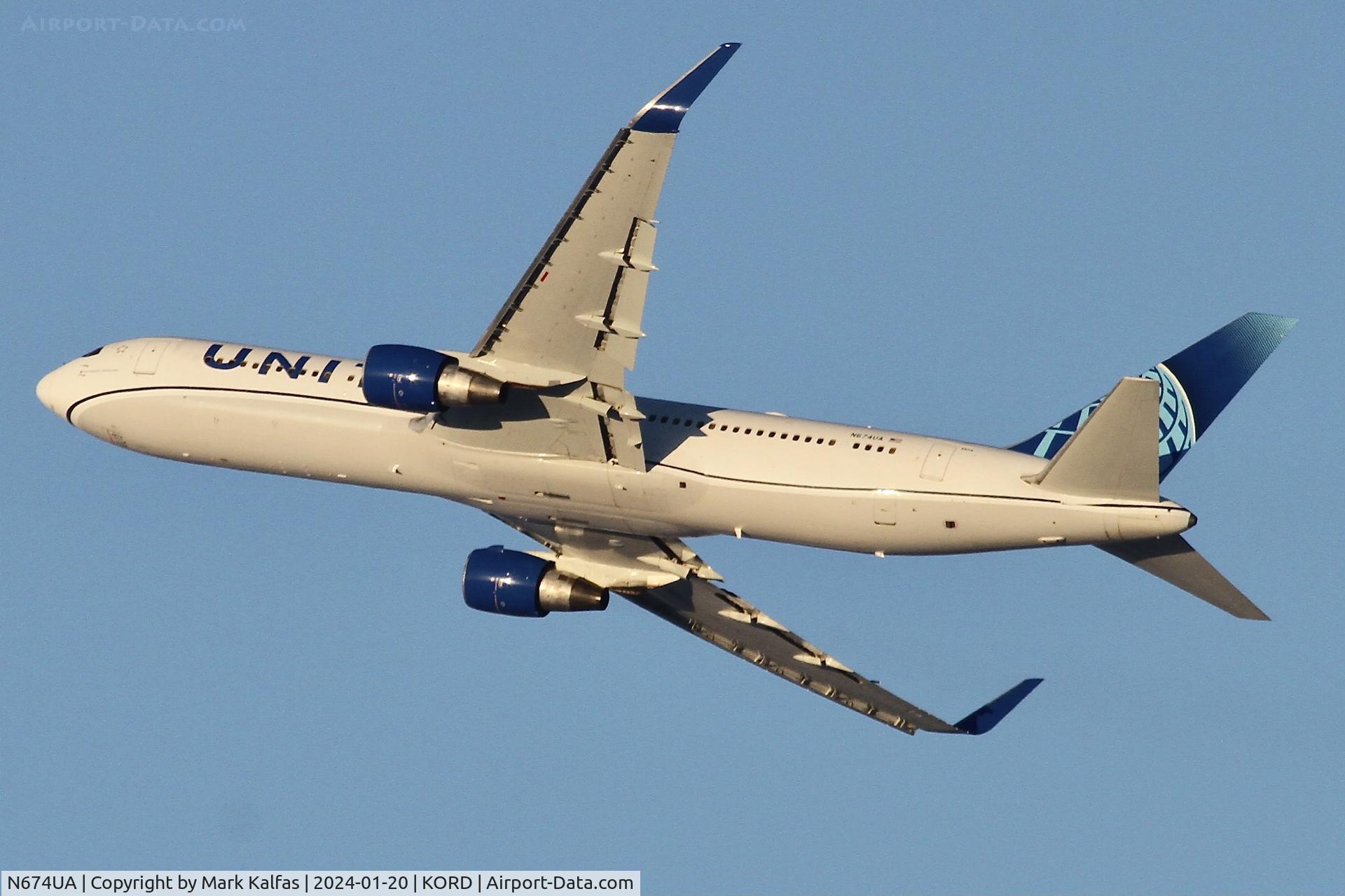 N674UA, 2000 Boeing 767-322 C/N 29242, B763 United Airlines Boeing 767-322 N674UA UA929 ORD-LHR