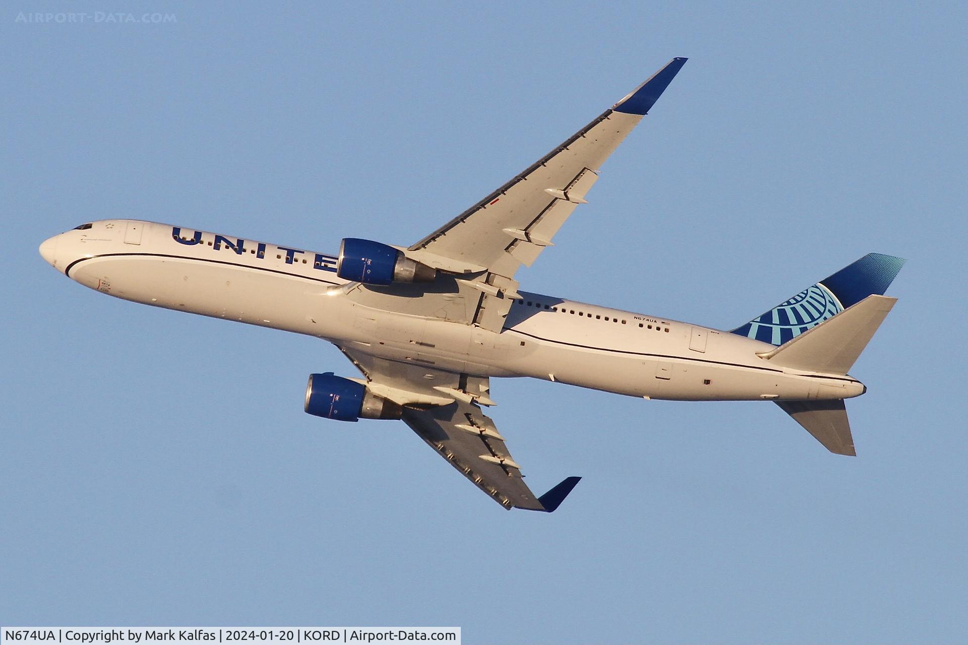 N674UA, 2000 Boeing 767-322 C/N 29242, B763 United Airlines Boeing 767-322 N674UA UA929 ORD-LHR