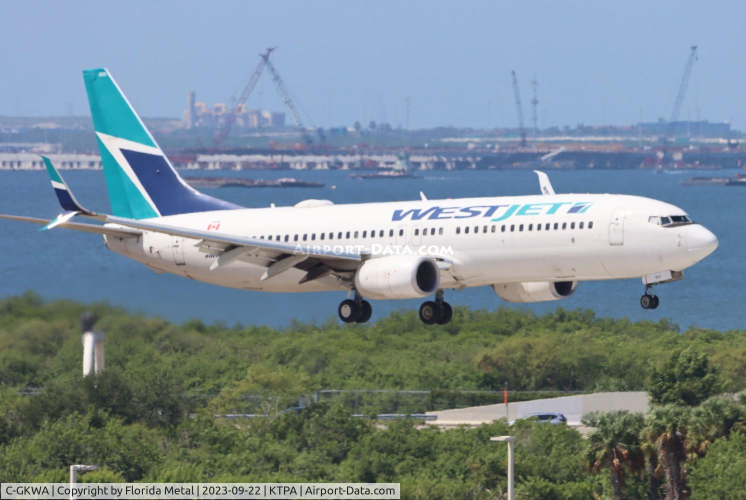 C-GKWA, 2013 Boeing 737-8CT C/N 39089, WJA 738 zx YYZ-TPA