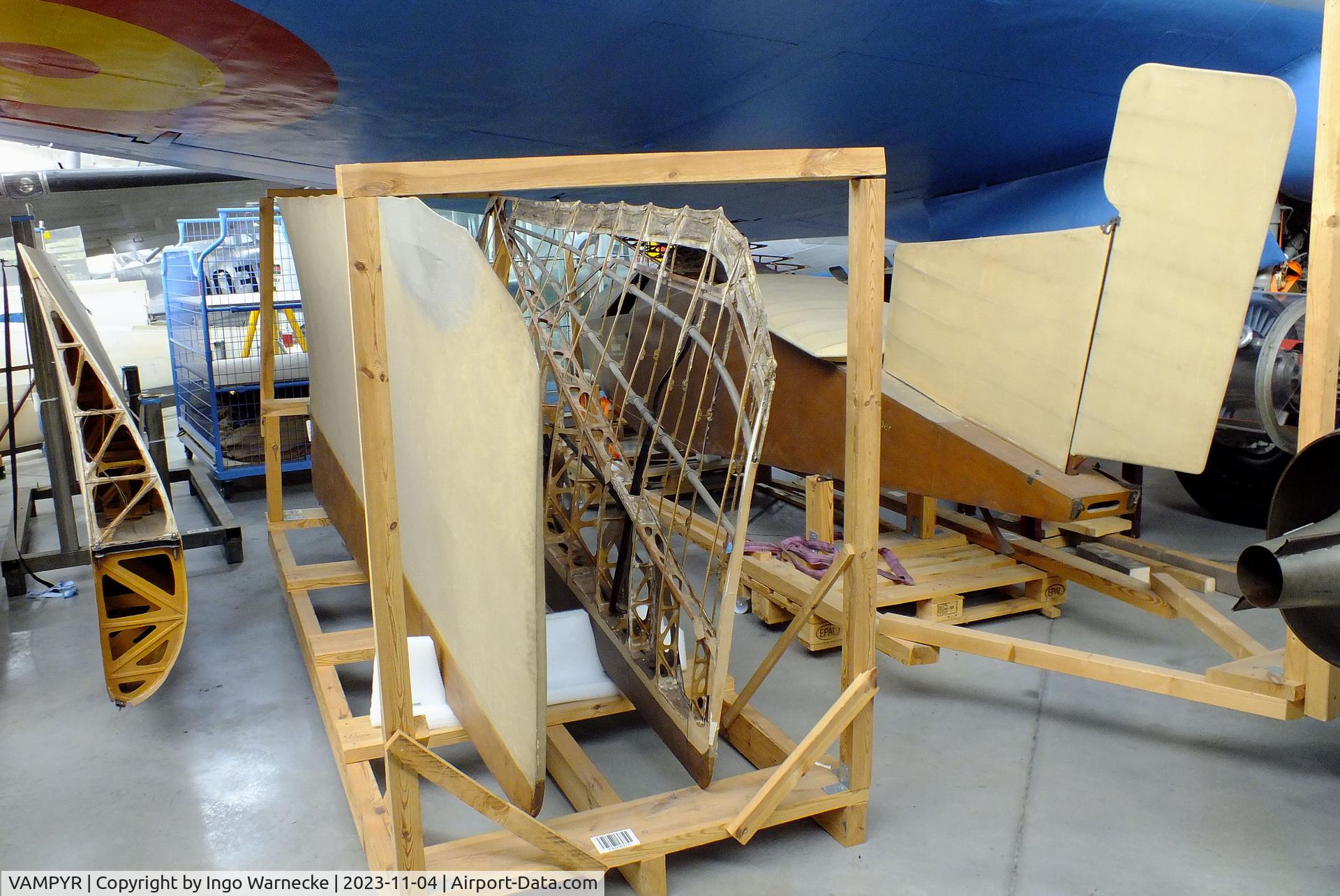 VAMPYR, 1921 Akaflieg Hannover Vampyr C/N unknown_Vampyr, Akaflieg Hannover HAWA H 1 Vampyr (wings dismounted, crated) at the Flugwerft Schleißheim of Deutsches Museum, Oberschleißheim