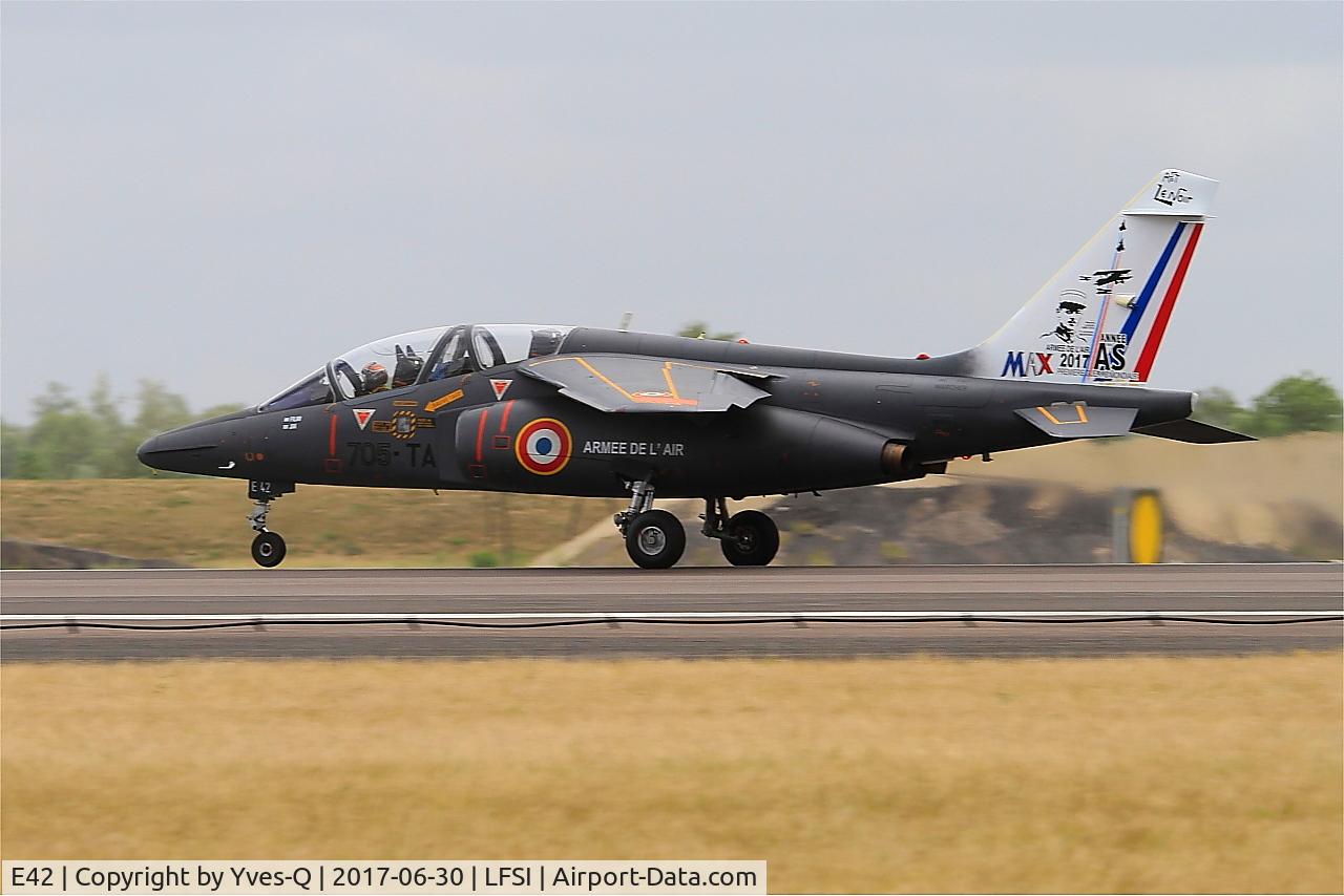 E42, Dassault-Dornier Alpha Jet E C/N E42, Dassault-Dornier Alpha Jet 1B, Take off rwy 29, St Dizier-Robinson Air Base 113 (LFSI)