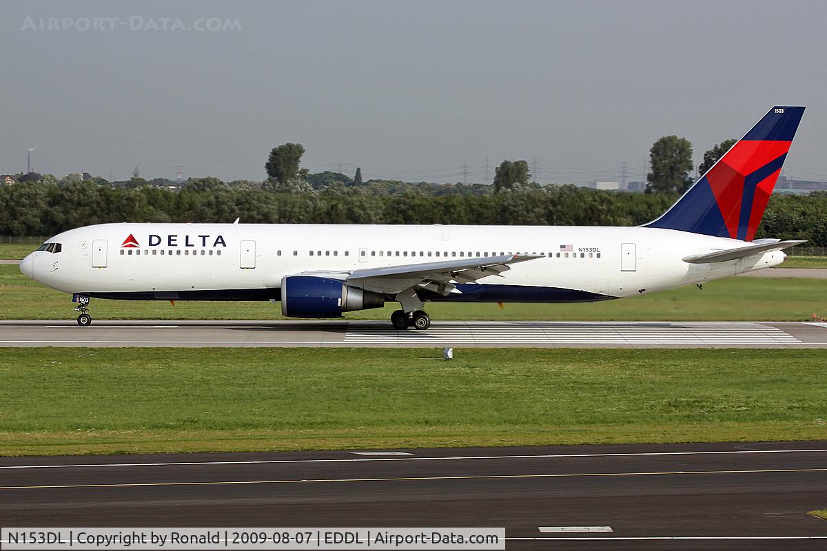 N153DL, 1990 Boeing 767-3P6 C/N 24985, at dus