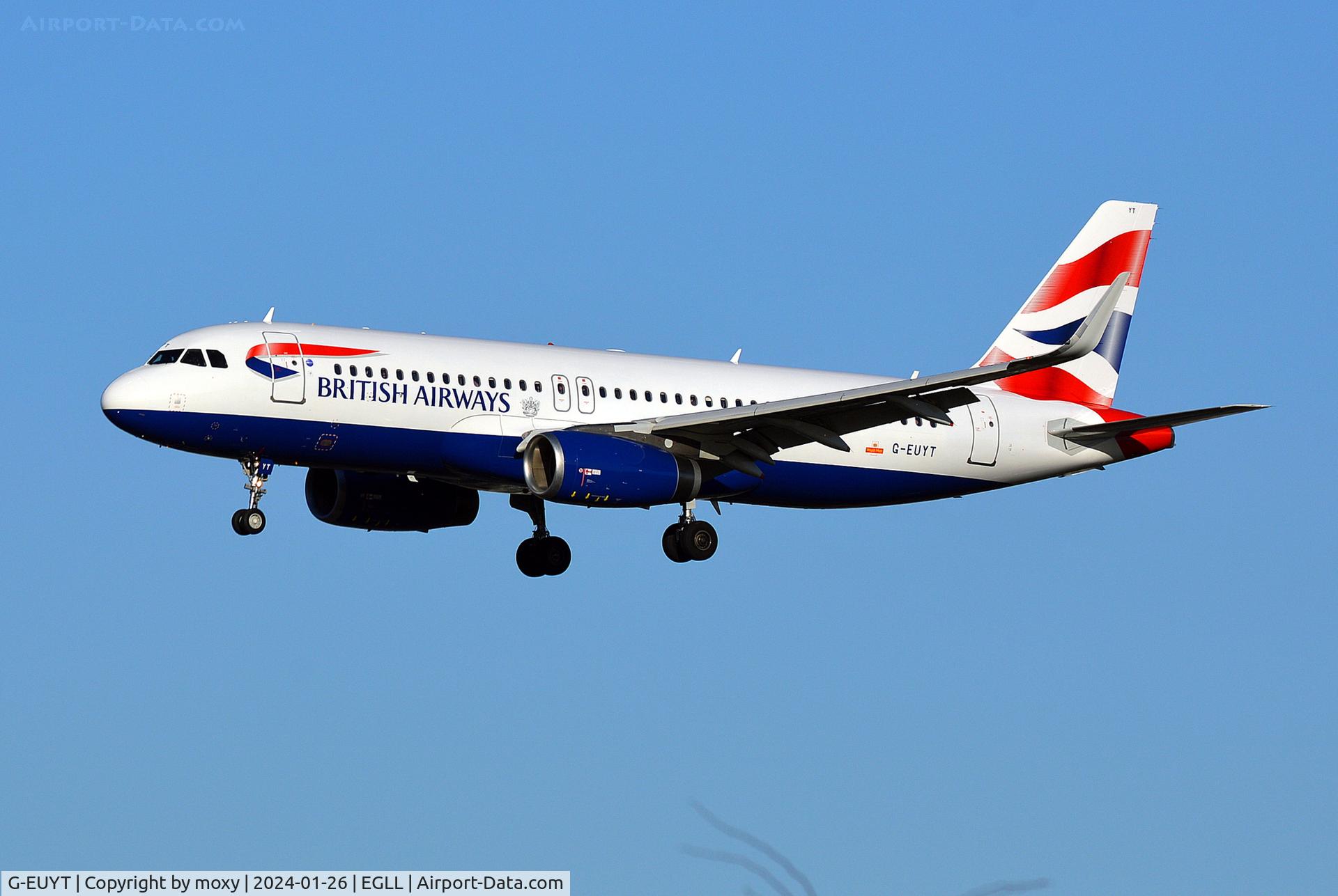 G-EUYT, 2014 Airbus A320-232 C/N 5985, Airbus A320-232 landing London Heathrow.