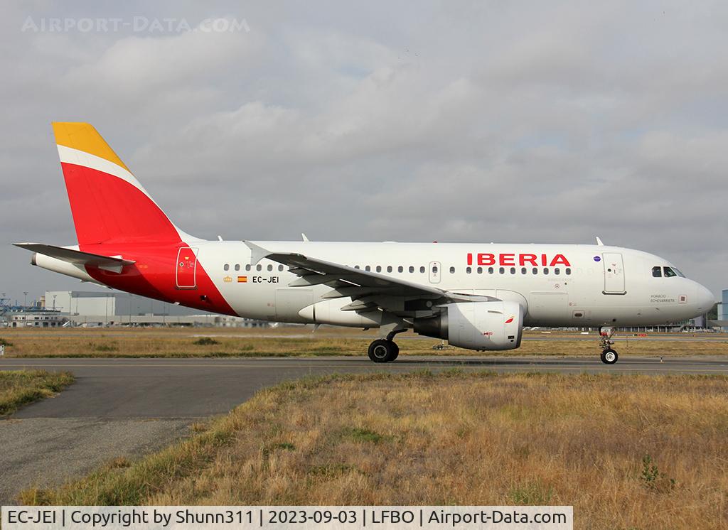 EC-JEI, 2004 Airbus A319-111 C/N 2311, Taxiing holding point rwy 14L for departure...