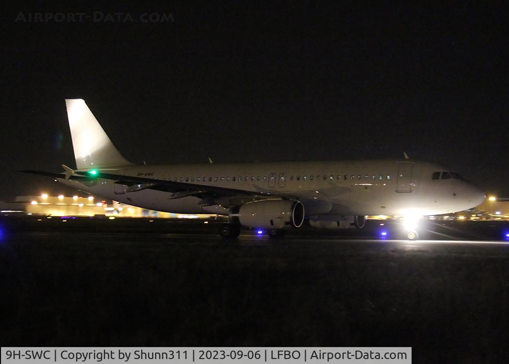 9H-SWC, 2008 Airbus A320-232 C/N 3734, Taxiing holding point rwy 14L for departure... All white, no titles...