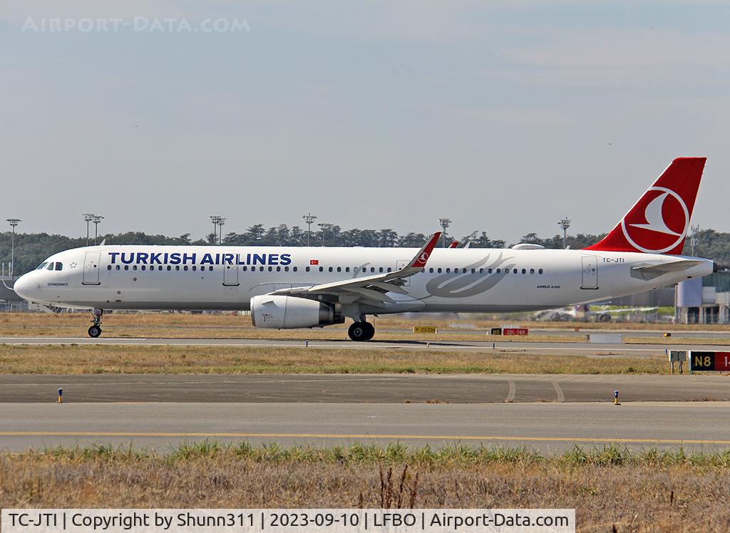 TC-JTI, 2016 Airbus A321-231 C/N 7089, Ready for departure rwy 14L