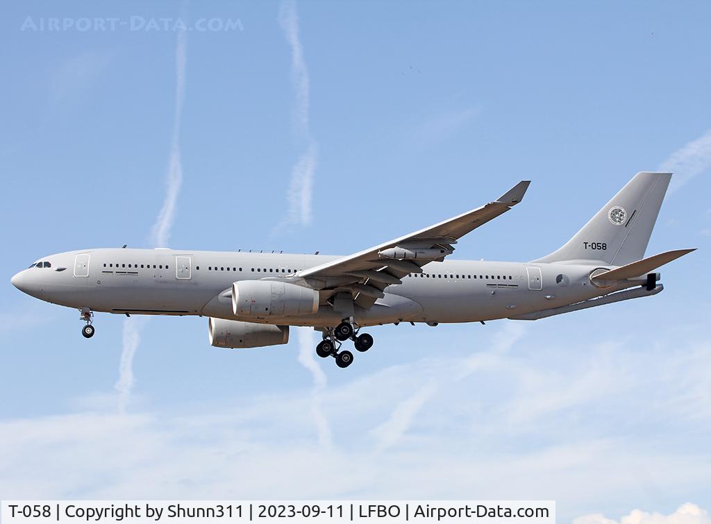 T-058, 2020 Airbus A330-243MRTT C/N 1960, Landing rwy 14R