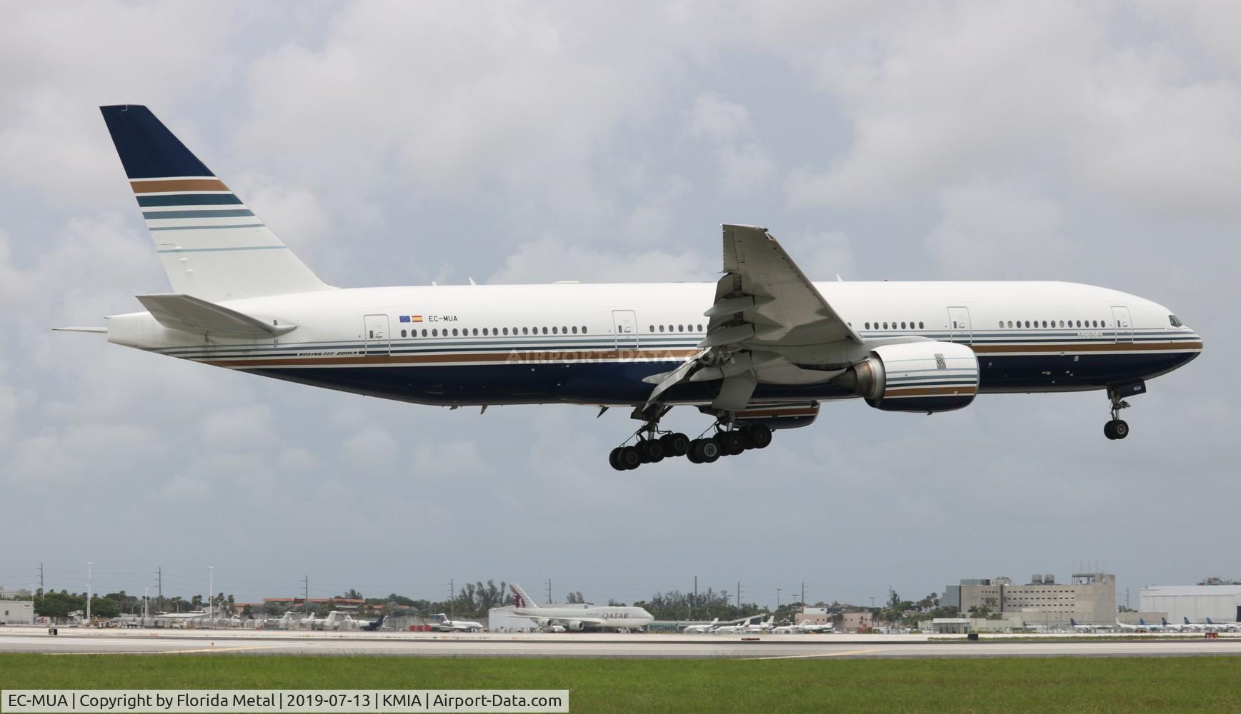 EC-MUA, 2001 Boeing 777-212/ER C/N 28524, Privilege Style 772 zx