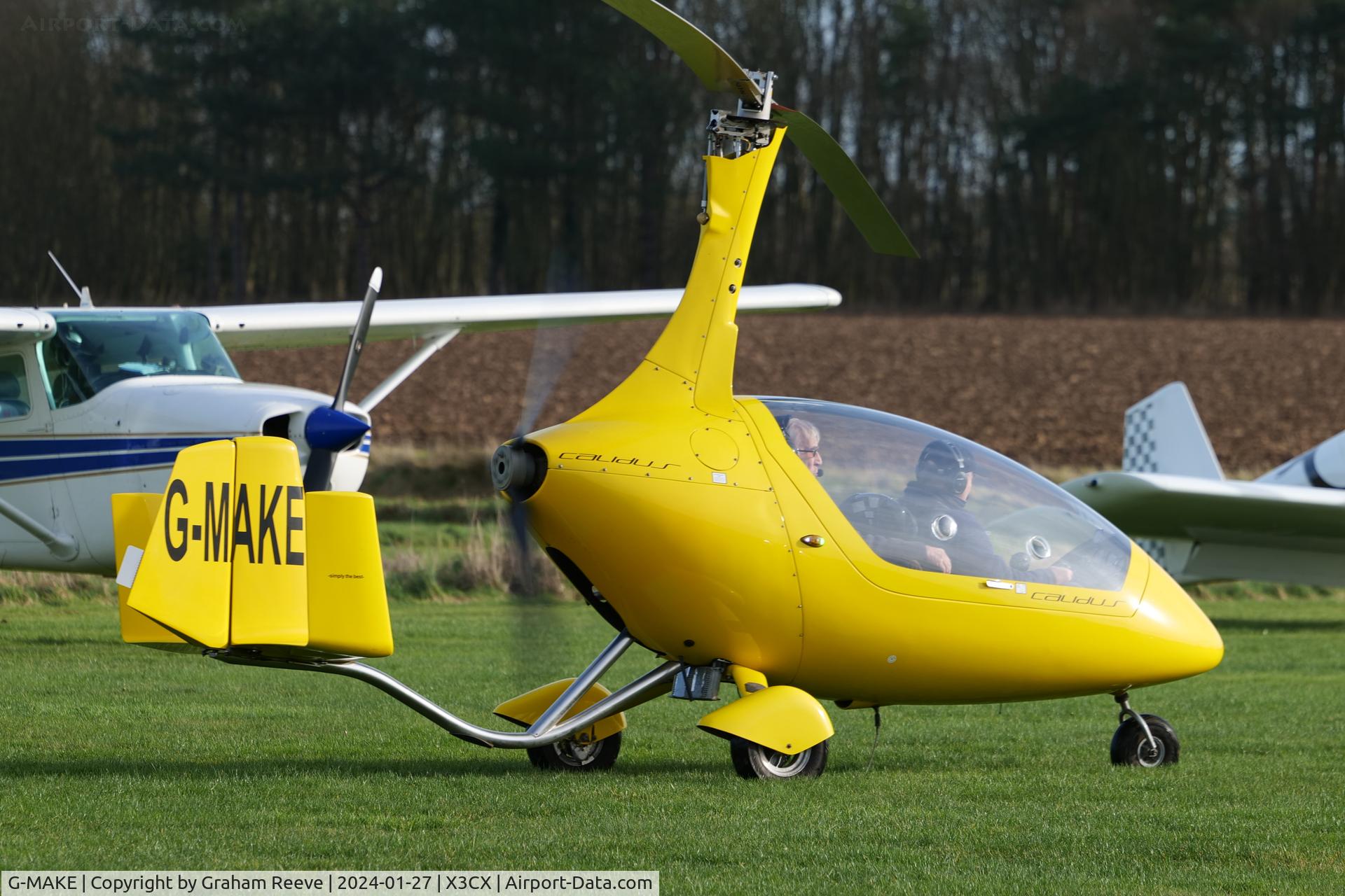 G-MAKE, 2010 RotorSport UK Calidus C/N RSUK/CALS/016, Just landed at Northrepps.