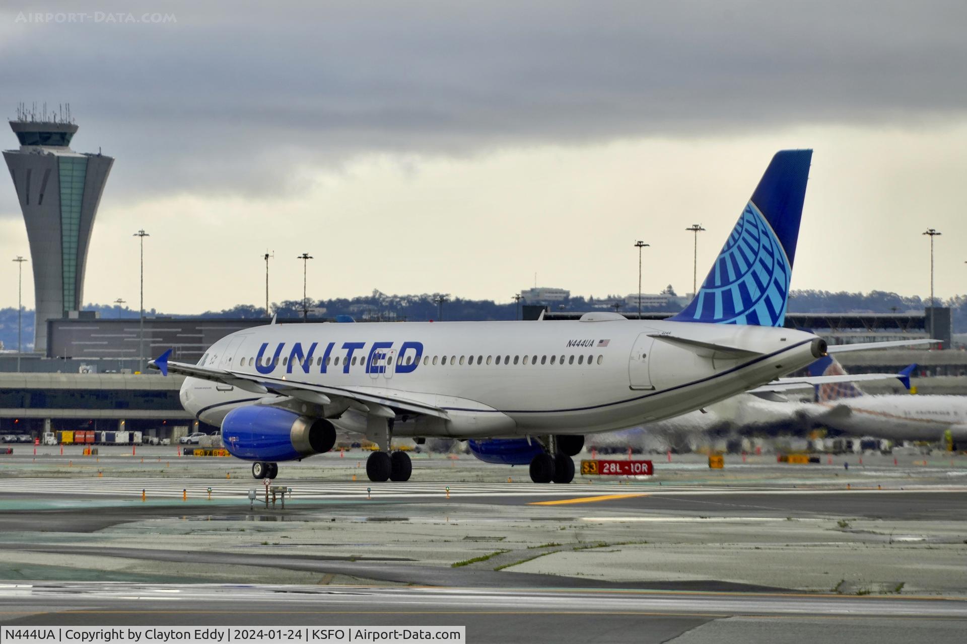 N444UA, 1998 Airbus A320-232 C/N 824, SFO 2024.