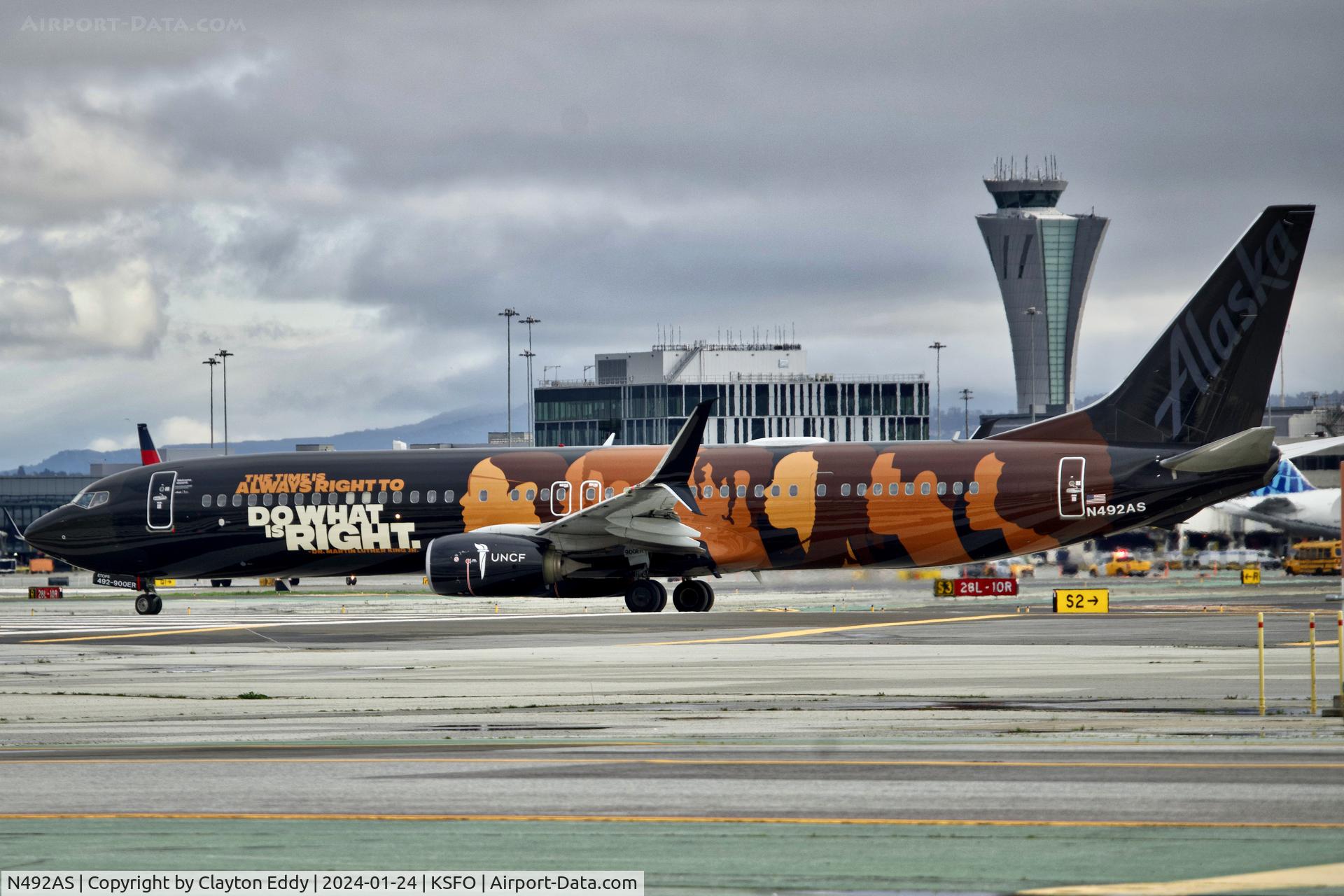 N492AS, 2015 Boeing 737-990/ER C/N 44110, SFO 2024.