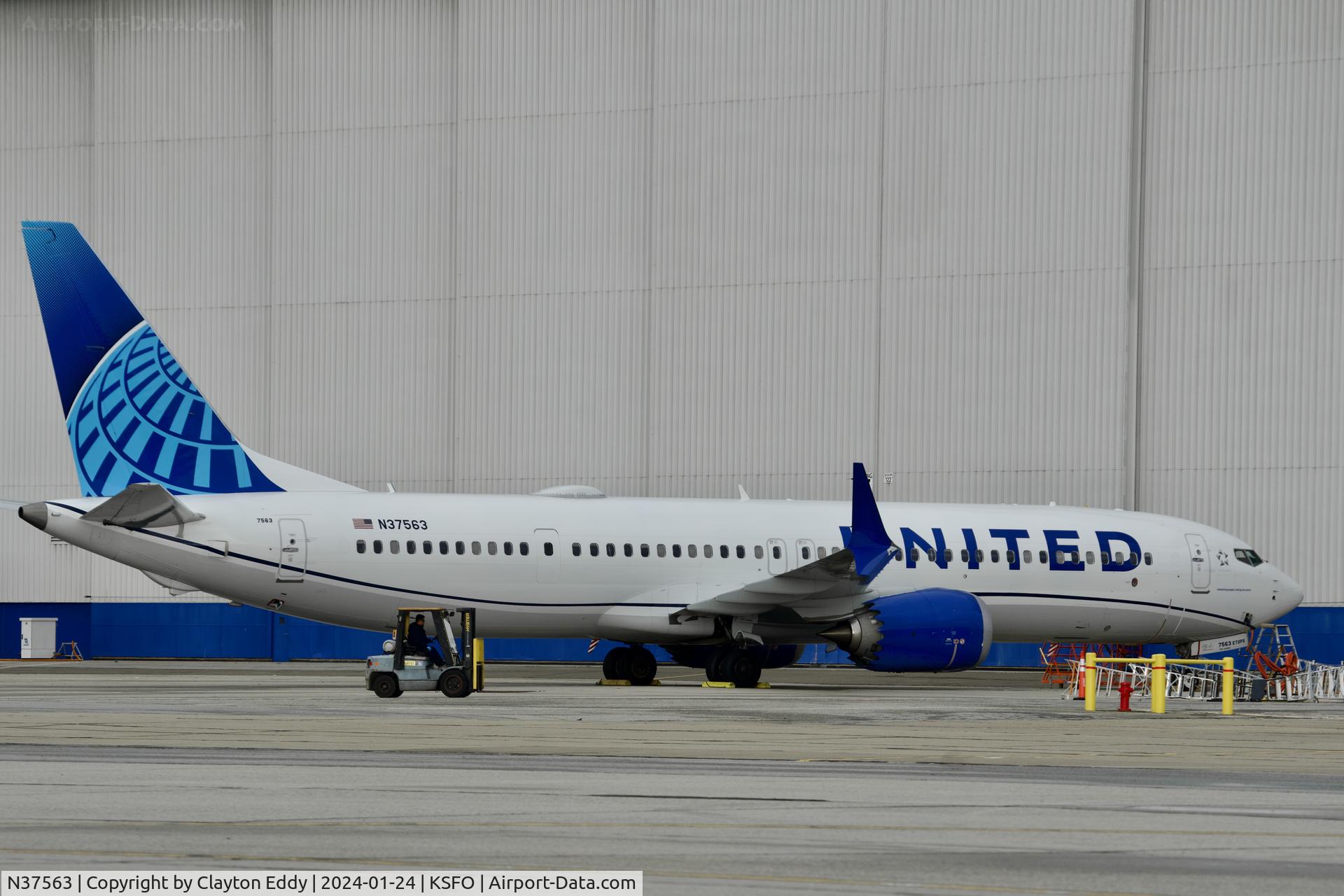 N37563, 2023 Boeing 737-9 MAX C/N 67187, SFO 2024.
