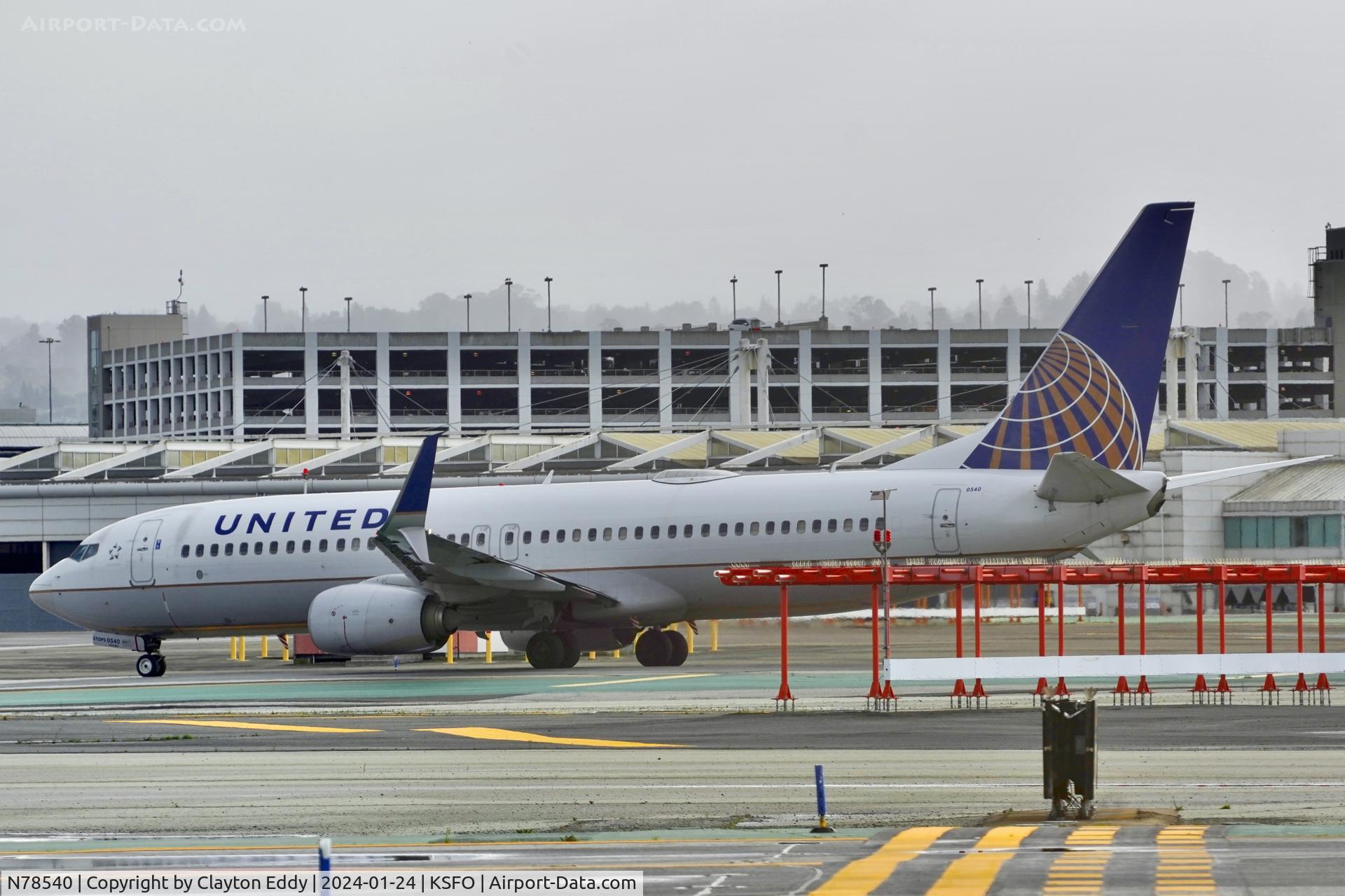 N78540, 2017 Boeing 737-800 C/N 63646, SFO 2024.