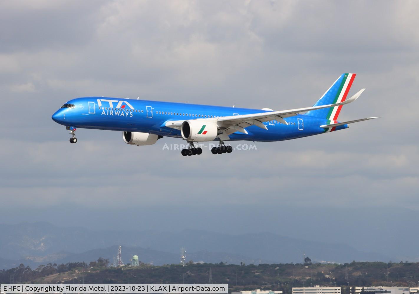 EI-IFC, 2019 Airbus A350-941 C/N 0323, ITA A359 zx