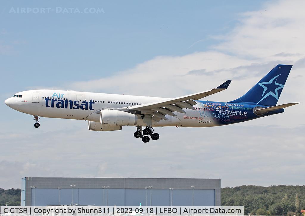 C-GTSR, 2008 Airbus A330-243 C/N 966, Landing rwy 14L... Old c/s