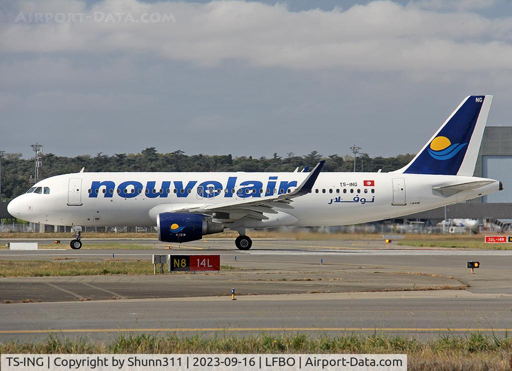 TS-ING, 1990 Airbus A320-211 C/N 140, Ready for departure... Additional sharklets...