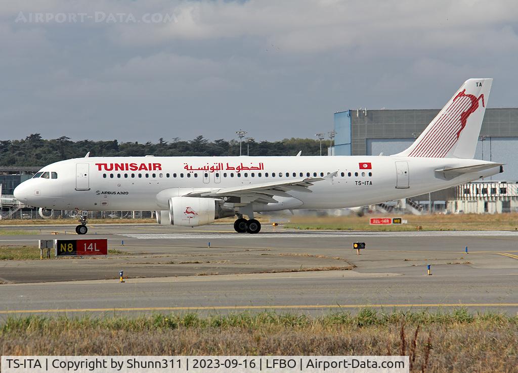 TS-ITA, 2010 Airbus A320-214 C/N 4502, Ready for departure...