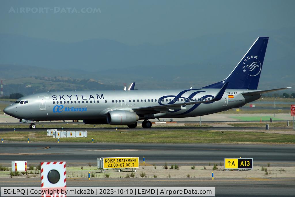 EC-LPQ, 2012 Boeing 737-85P C/N 35496, Taxiing