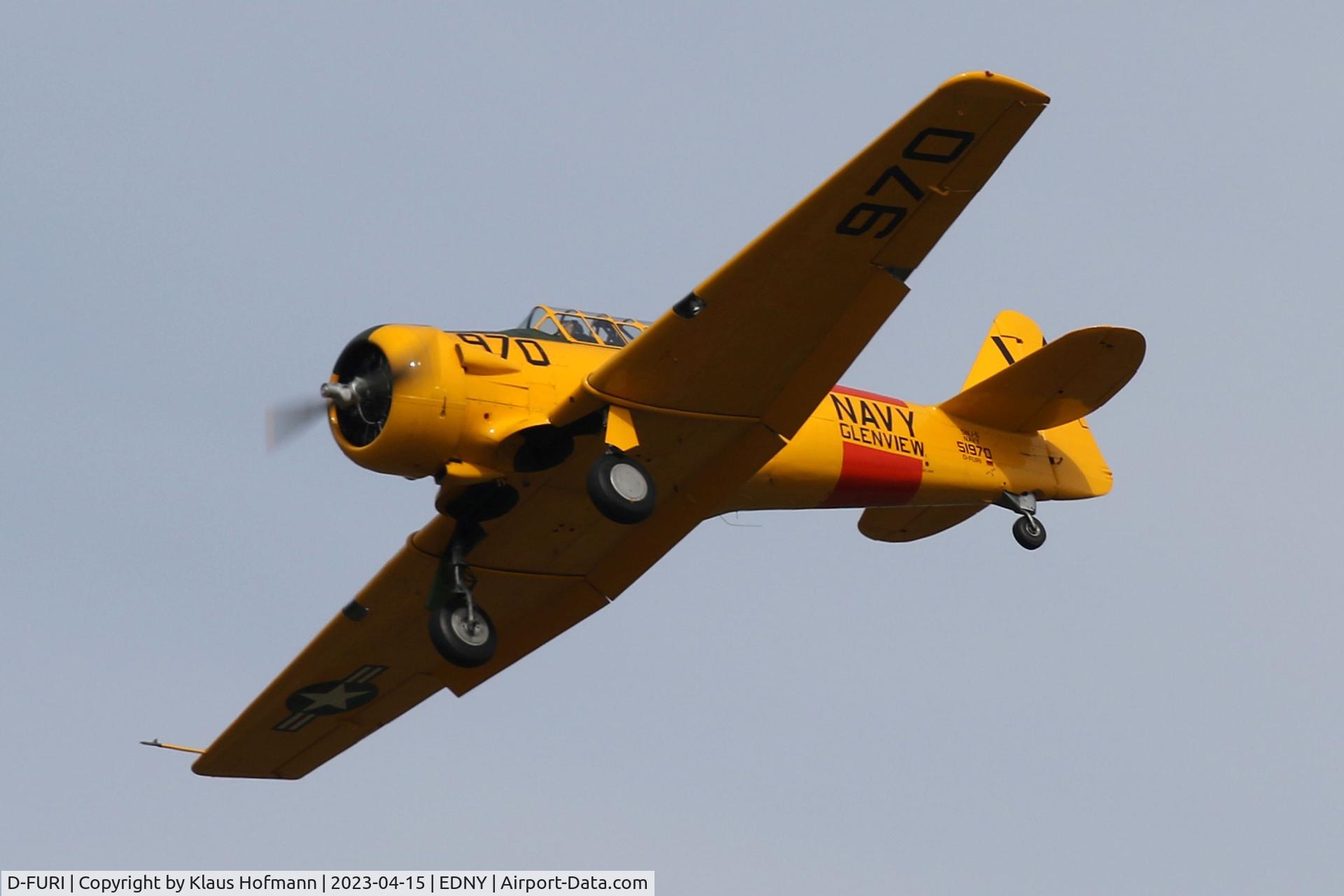D-FURI, 1943 North American AT-6D Harvard III C/N 88-14722 (41-33882), Final approch to EDNY