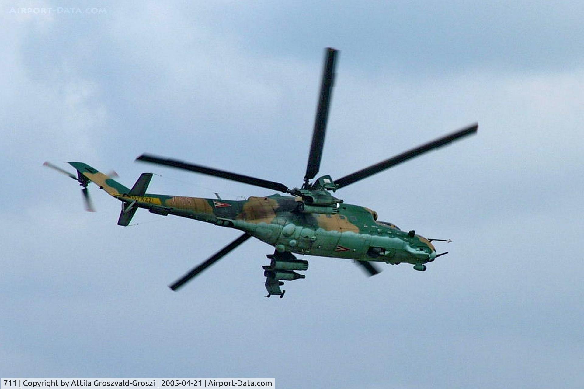 711, MIL Mi-24V C/N 220711, Jutas-Ujmajor. The Hungarian airforce is his practising base