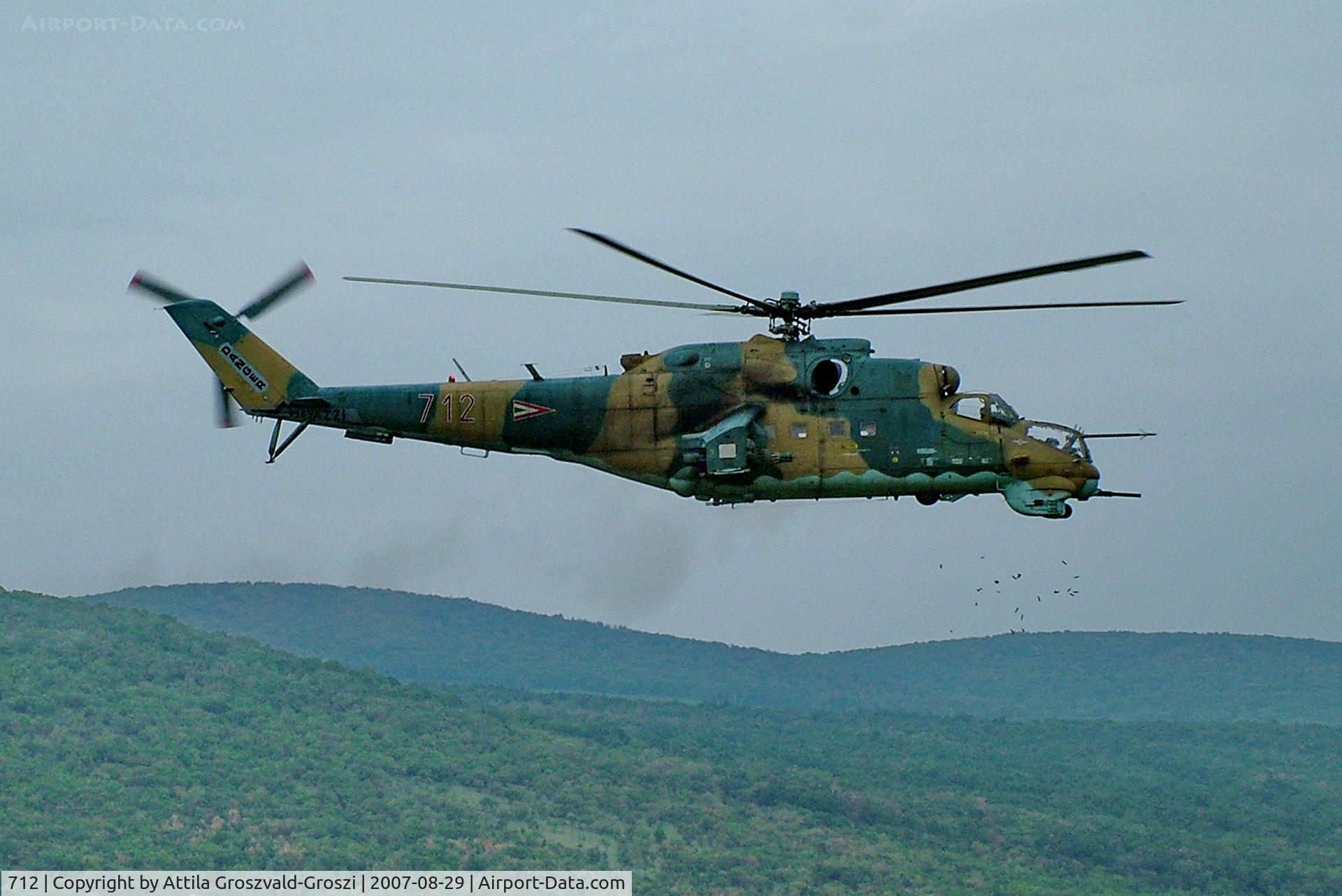712, 1985 Mil Mi-24V Hind E C/N 220712, Jutas-Ujmajor. The Hungarian airforce is his practising base, in sharpshooting practice.