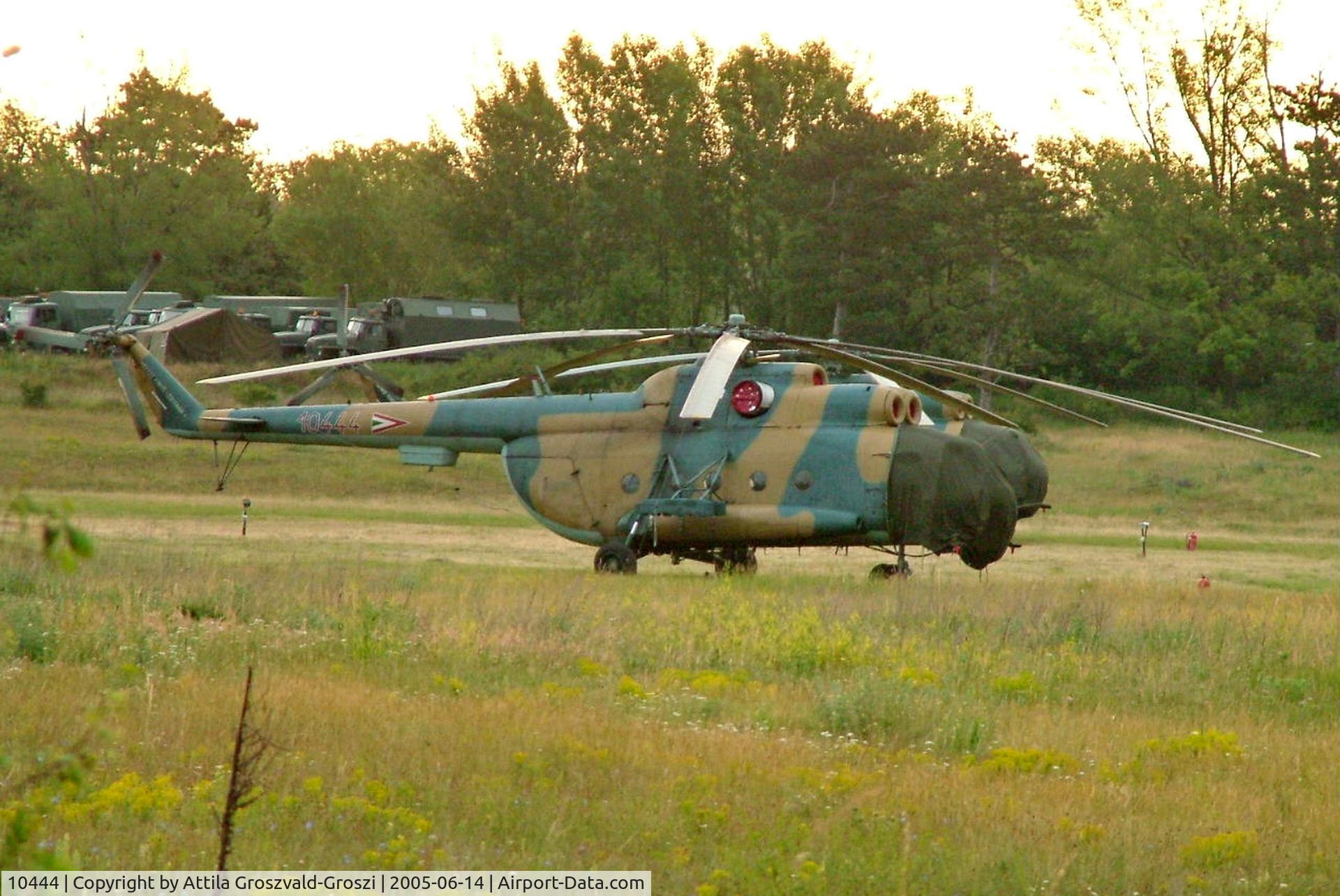 10444, Mil Mi-8T Hip C/N 10444, Jutas-Ujmajor. The Hungarian airforce is his practising base