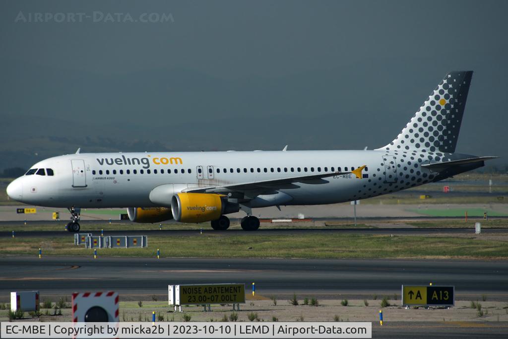 EC-MBE, 2008 Airbus A320-211 C/N 3476, Taxiing