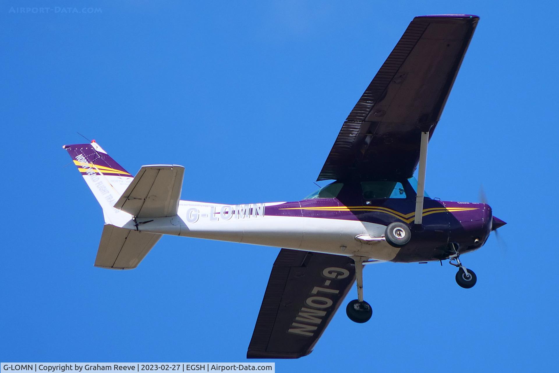 G-LOMN, 1981 Cessna 152 C/N 15285217, Departing from Norwich.
