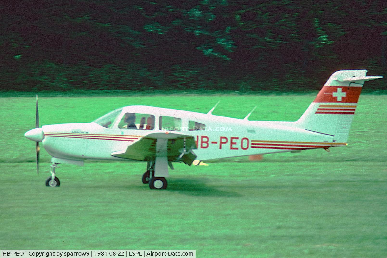HB-PEO, 1980 Piper PA-28RT-201 Arrow IV Arrow IV C/N 28R-8018039, At Langenthal-Bleienbach. Scanned from a slide.