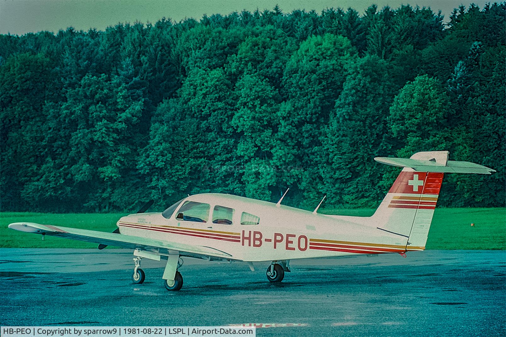 HB-PEO, 1980 Piper PA-28RT-201 Arrow IV Arrow IV C/N 28R-8018039, At Langenthal-Bleienbach. Scanned from a slide.