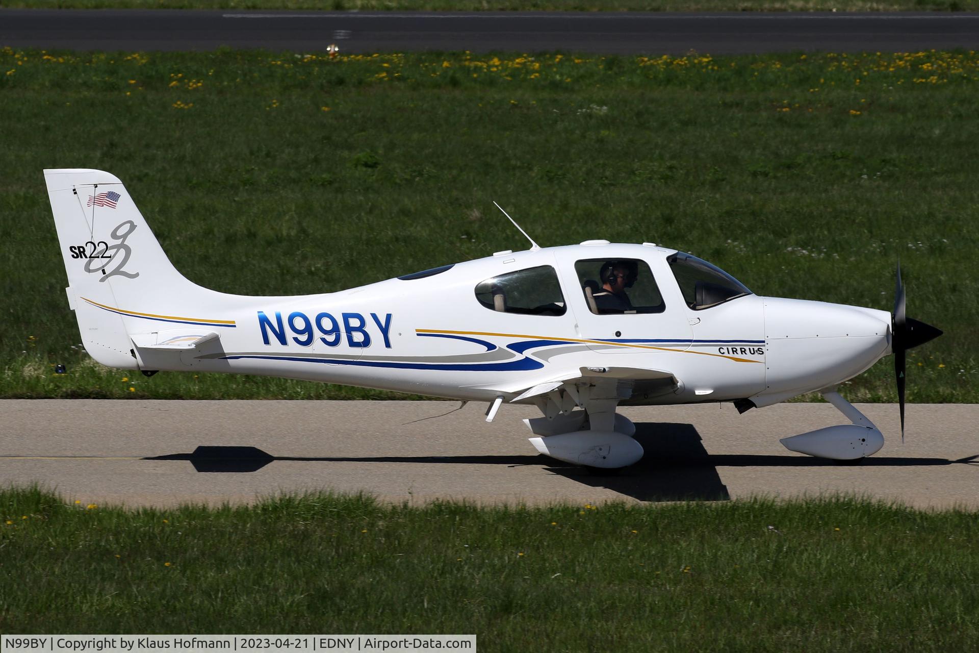 N99BY, 2004 Cirrus SR22 C/N 0825, Aero fair 2023 in EDNY