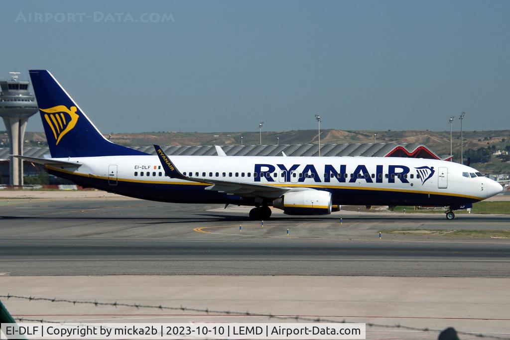 EI-DLF, 2006 Boeing 737-8AS C/N 33588, Taxiing