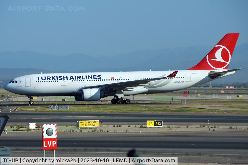 TC-JIP, 2007 Airbus A330-223 C/N 876, Taxiing