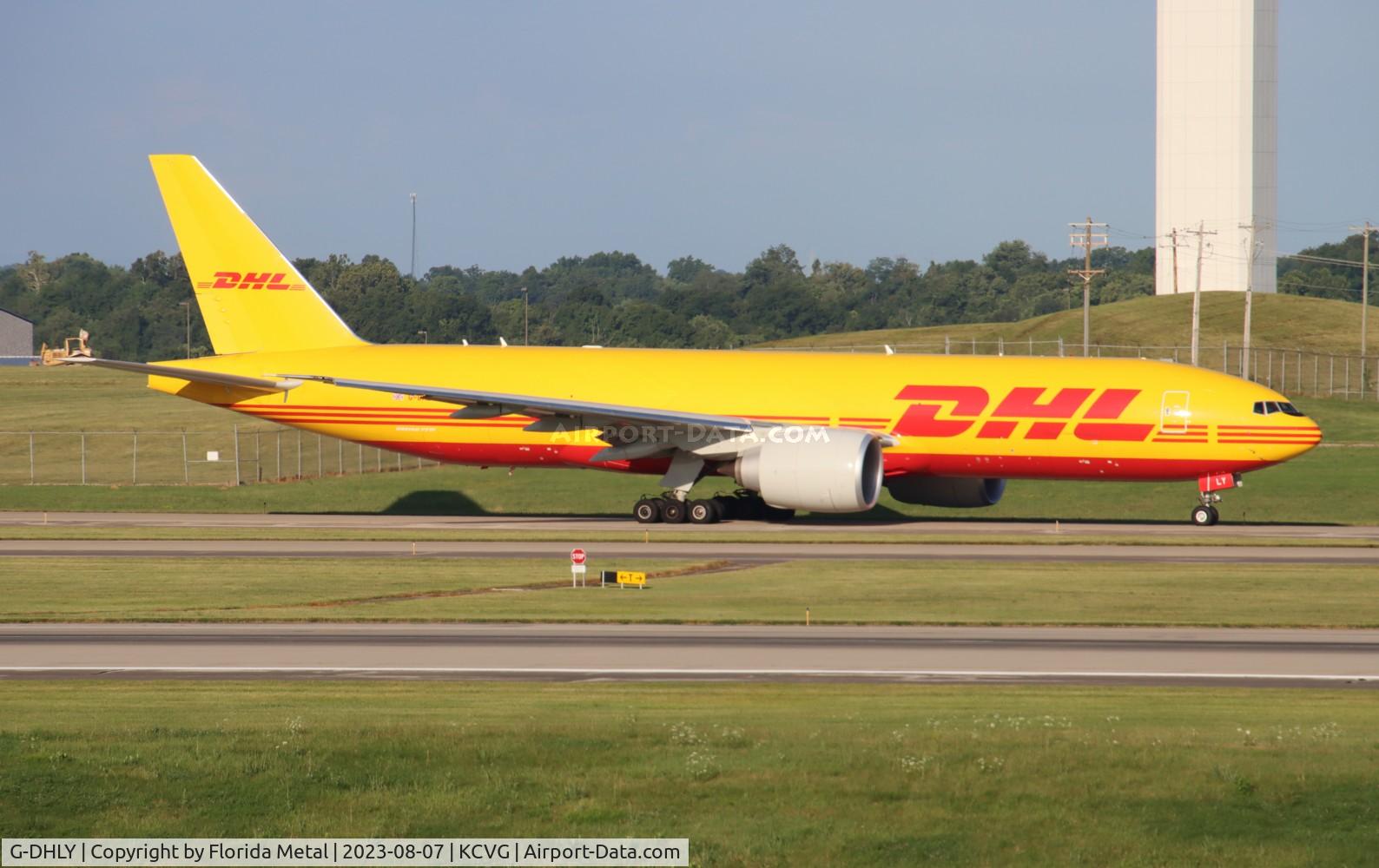 G-DHLY, 2022 Boeing 777F C/N 67138, DHL UK 777-200LRF zx