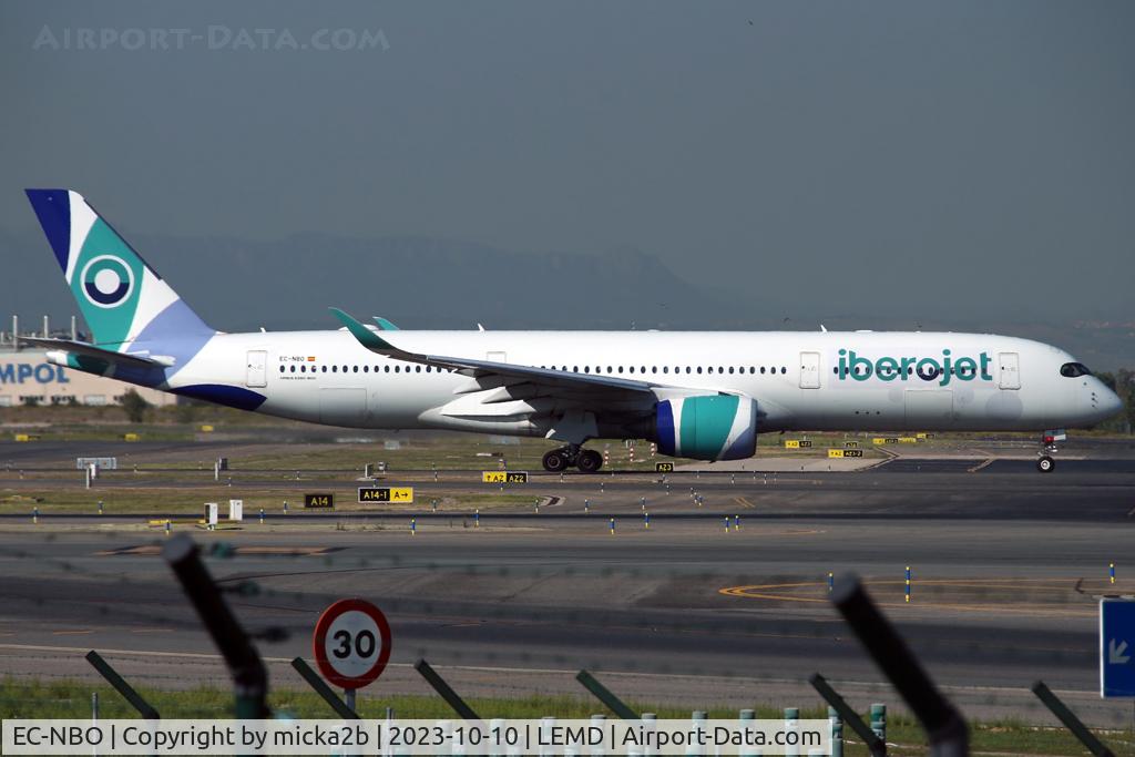EC-NBO, 2019 Airbus A350-941 C/N 293, Taxiing
