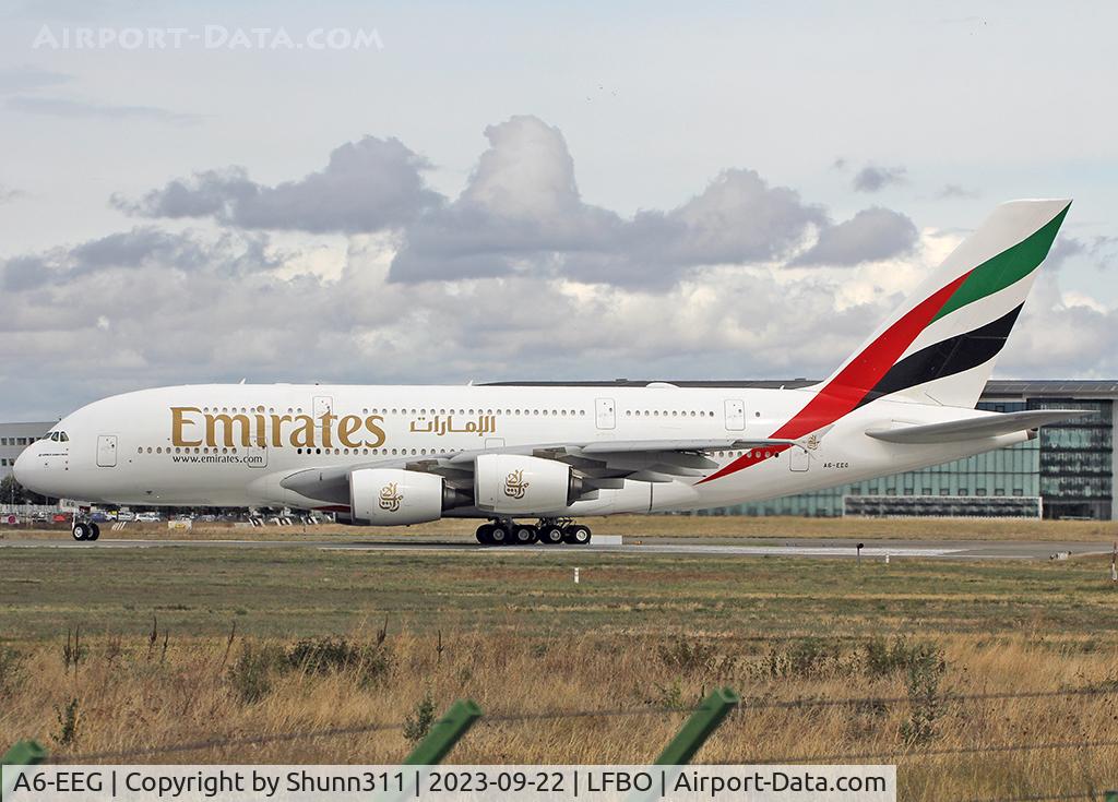 A6-EEG, 2013 Airbus A380-861 C/N 116, Ready for departure from rwy 32R after heavy maintenance on Airbus factory