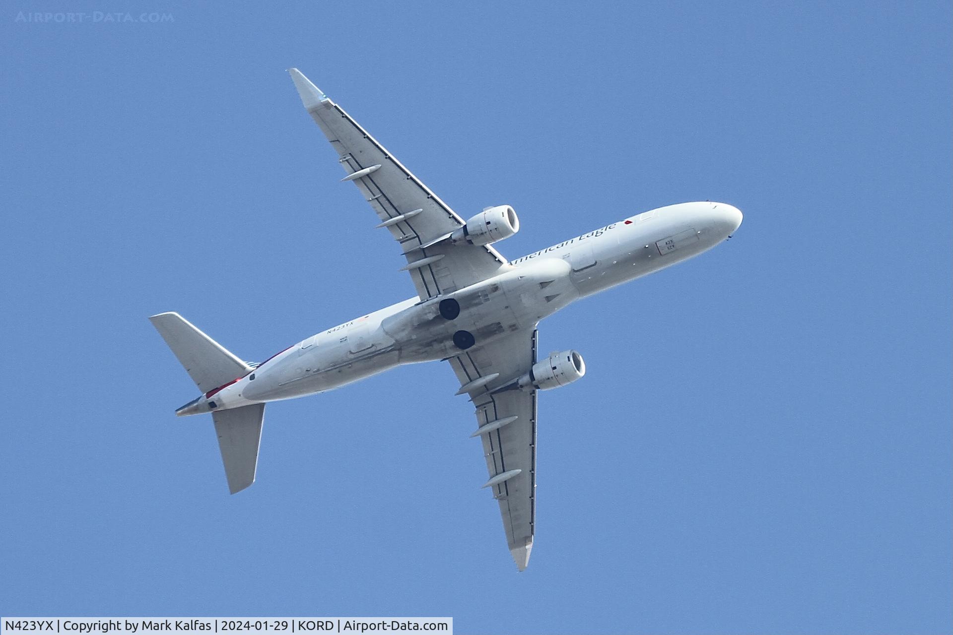 N423YX, 2014 Embraer 175LR (ERJ-170-200LR) C/N 17000392, E75L Republic Airways/ American Eagle EMBRAER 175  N423YX RPA4357 ORD-MEM