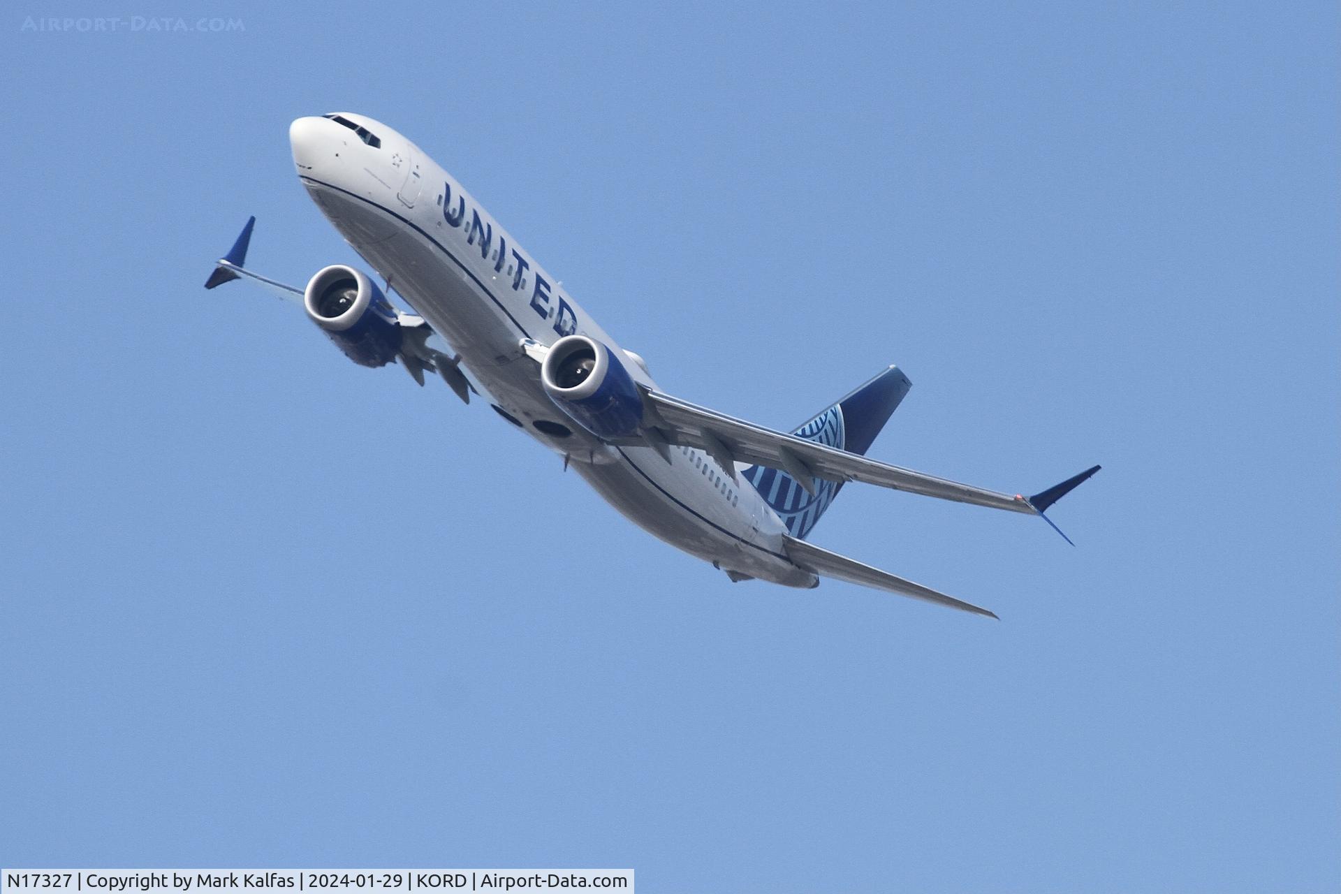 N17327, 2023 Boeing 737-8 MAX C/N 67582, B38M United Airlines Boeing 737 MAX 8 N17327 UAL2320  ORD-TPA