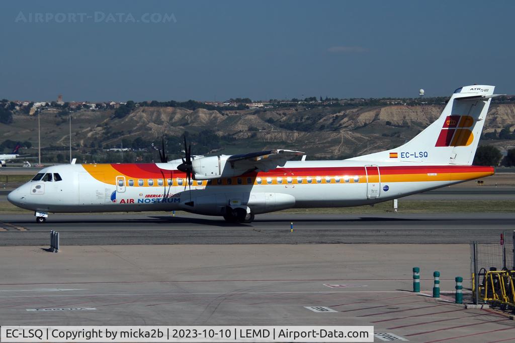 EC-LSQ, 2012 ATR 72-212A C/N 1041, Taxiing