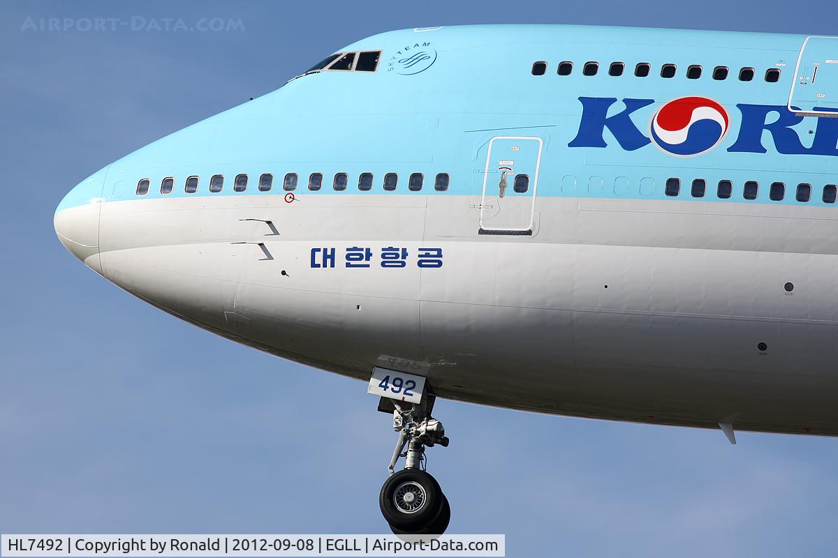 HL7492, Boeing 747-4B5 C/N 26397, at lhr