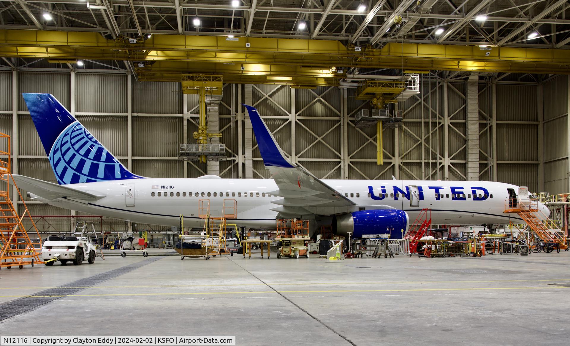 N12116, 1996 Boeing 757-224 C/N 27558, SFO 2024.