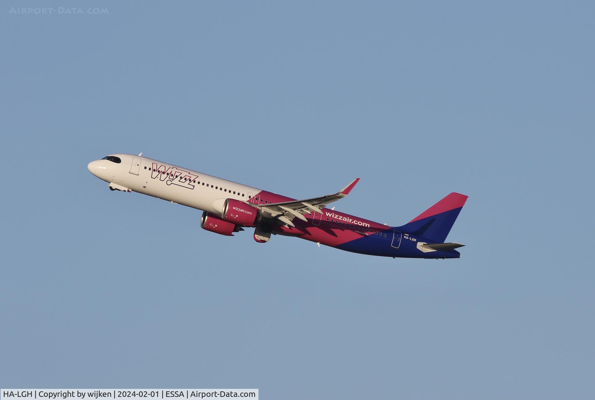 HA-LGH, 2023 Airbus A321-271NX C/N 11709, RWY 19R