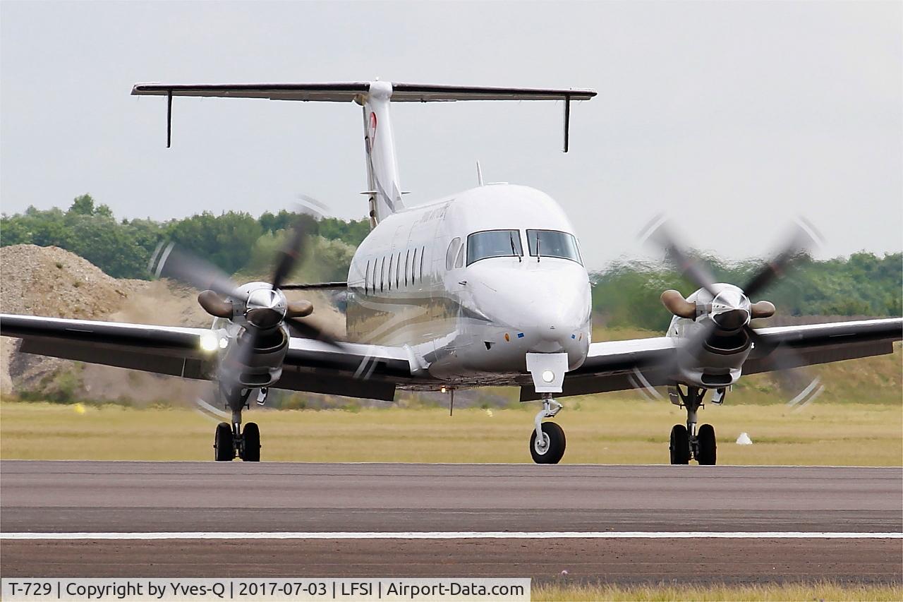 T-729, 1997 Beech 1900D C/N UE-288, Swiss Air Force Beech 1900D, U-Turn rwy 29, St Dizier-Robinson Air Base 113 (LFSI)