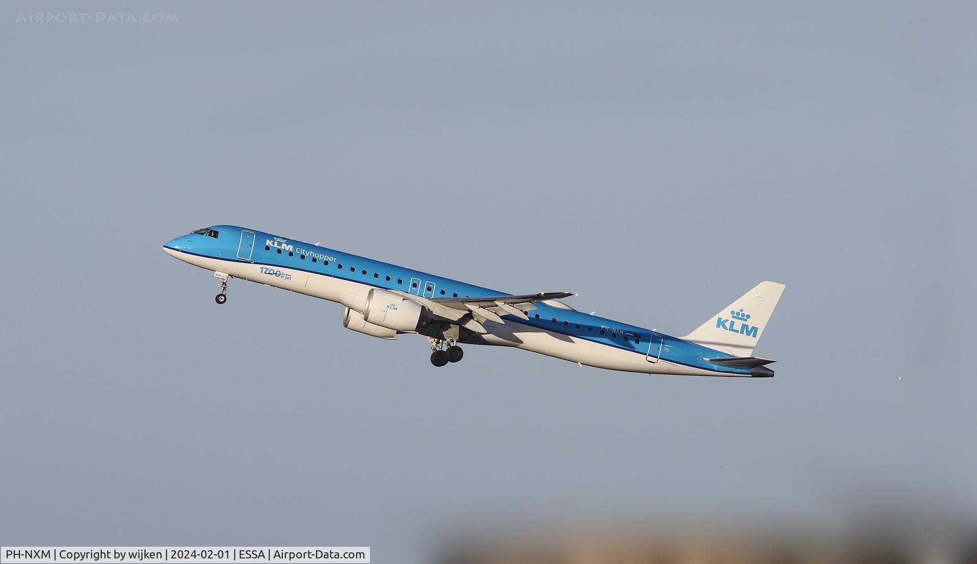 PH-NXM, 2022 Embraer E195-E2 C/N 19020077, RWY 19R