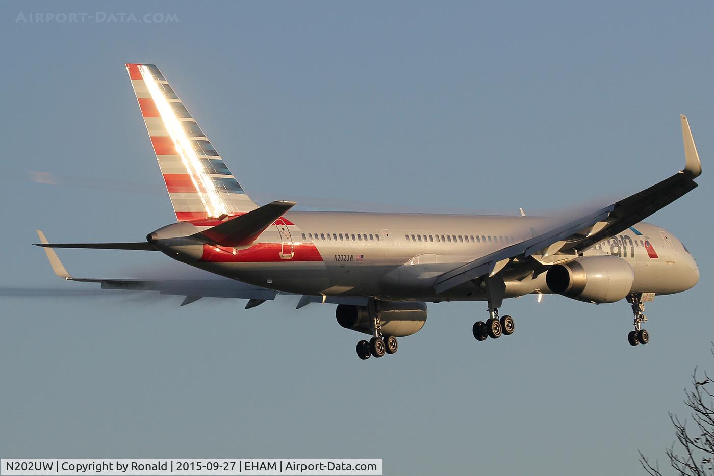 N202UW, 1995 Boeing 757-2B7 C/N 27811, at spl