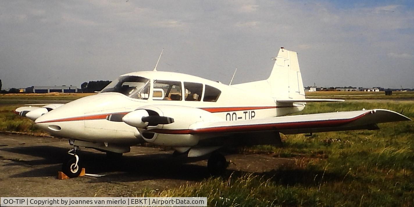 OO-TIP, Piper PA-23-160 Apache C/N 23-1884, ex-slide