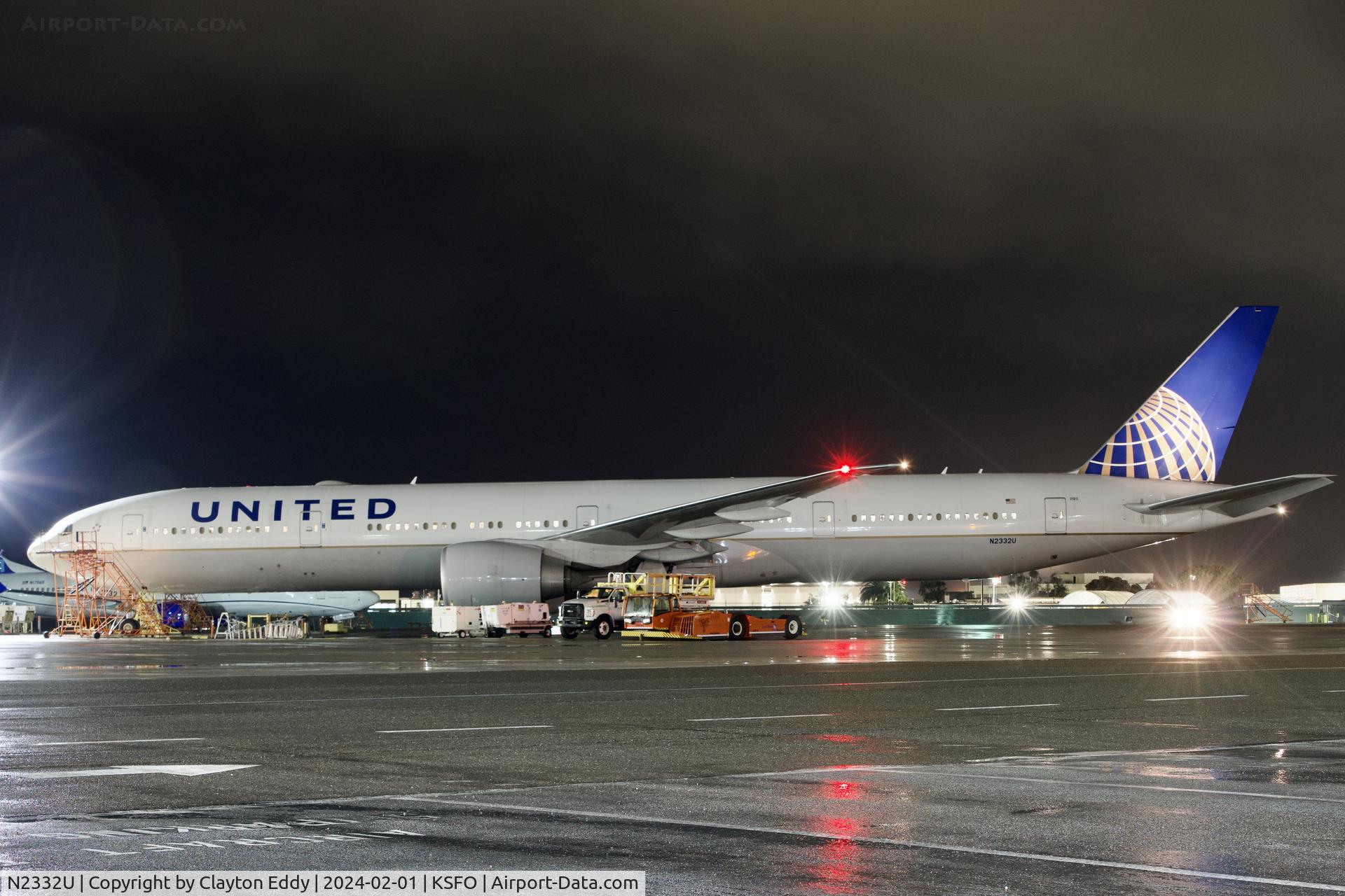 N2332U, 2016 Boeing 777-322/ER C/N 62643, SFO 2024.