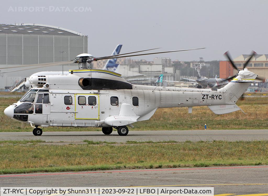 ZT-RYC, Aérospatiale AS 332L Super Puma C/N 2896, Taxiing for departure...